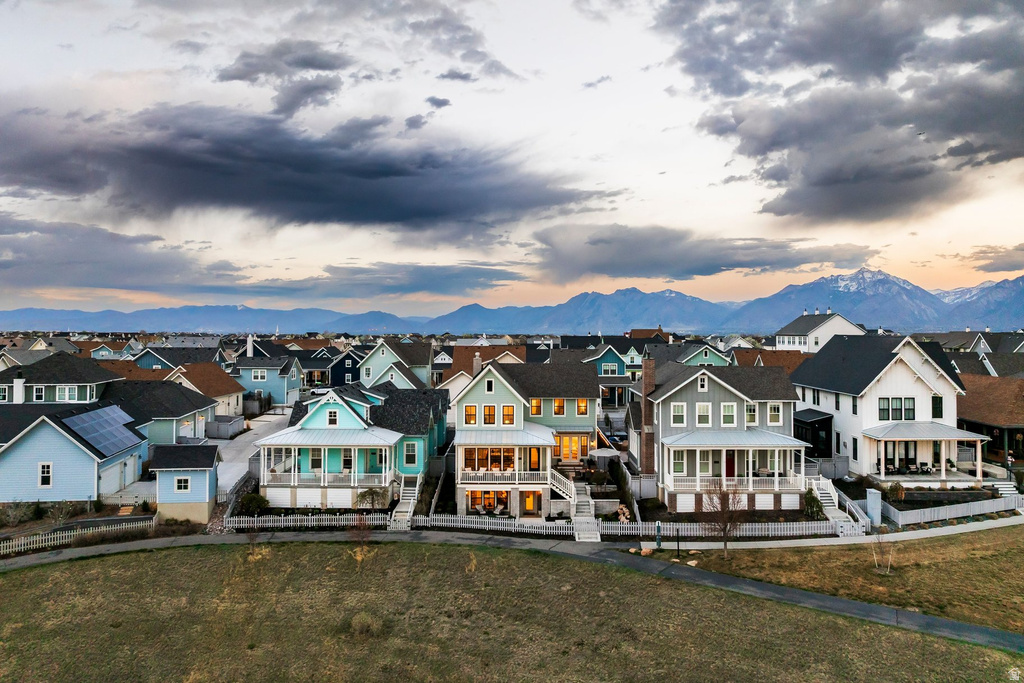 10962 S PADDLE BOARD WAY South Jordan, UT 84009