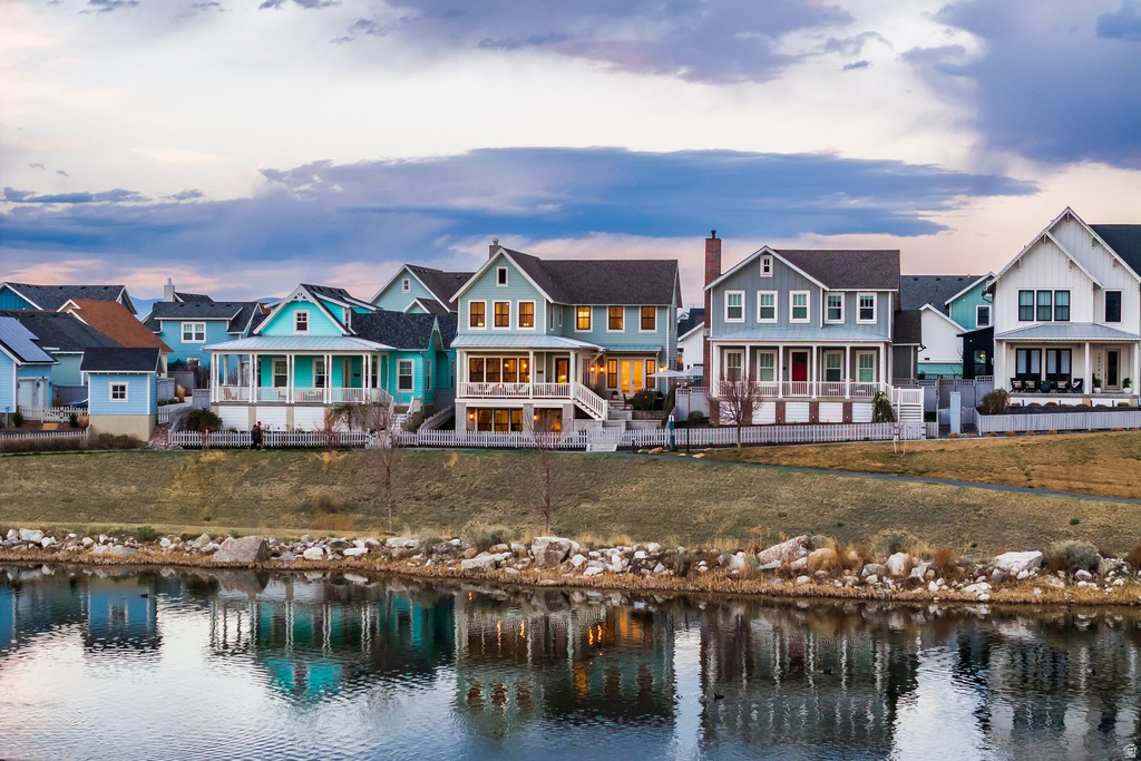 10962 S PADDLE BOARD WAY South Jordan, UT 84009