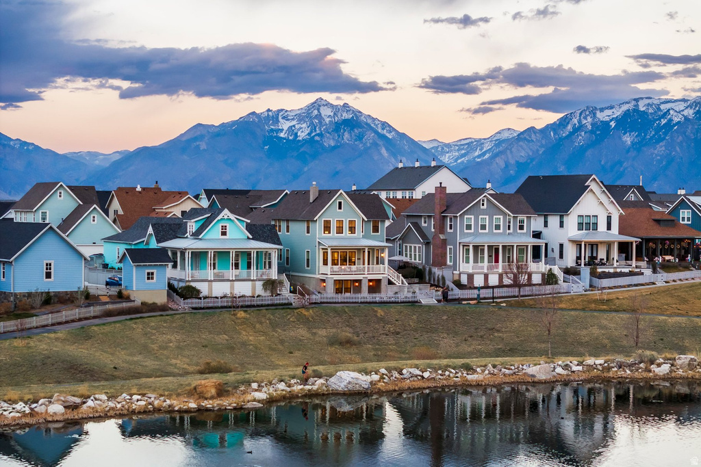 10962 S PADDLE BOARD WAY South Jordan, UT 84009