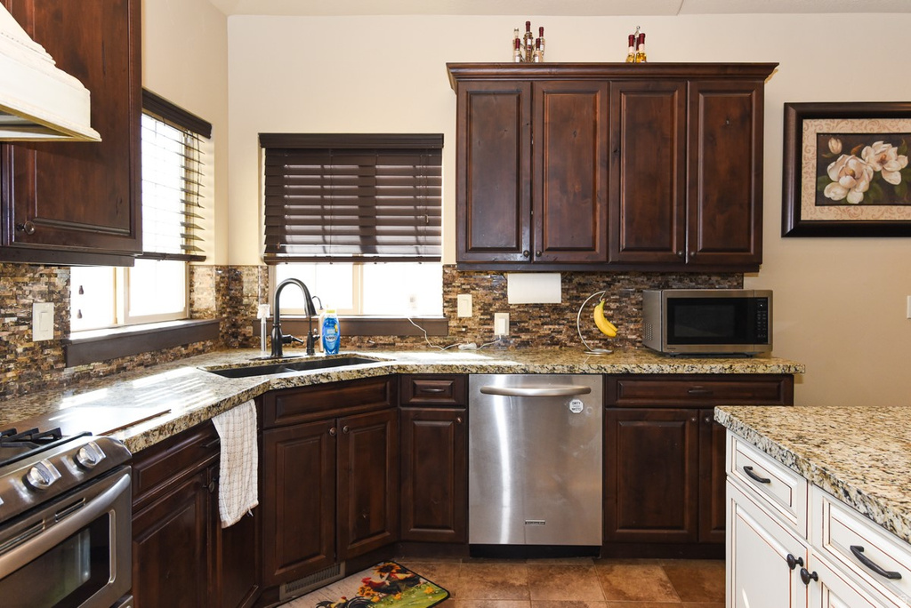 508 S HONEY TREE LN Grantsville, UT 84029