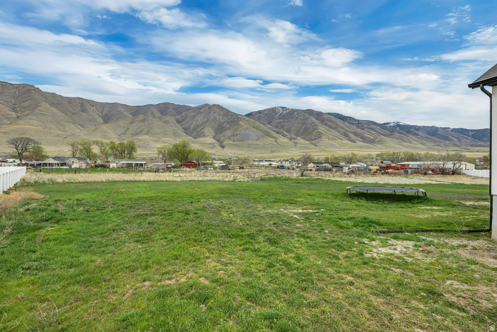 1676 E COREYS CT Lake Point, UT 84074