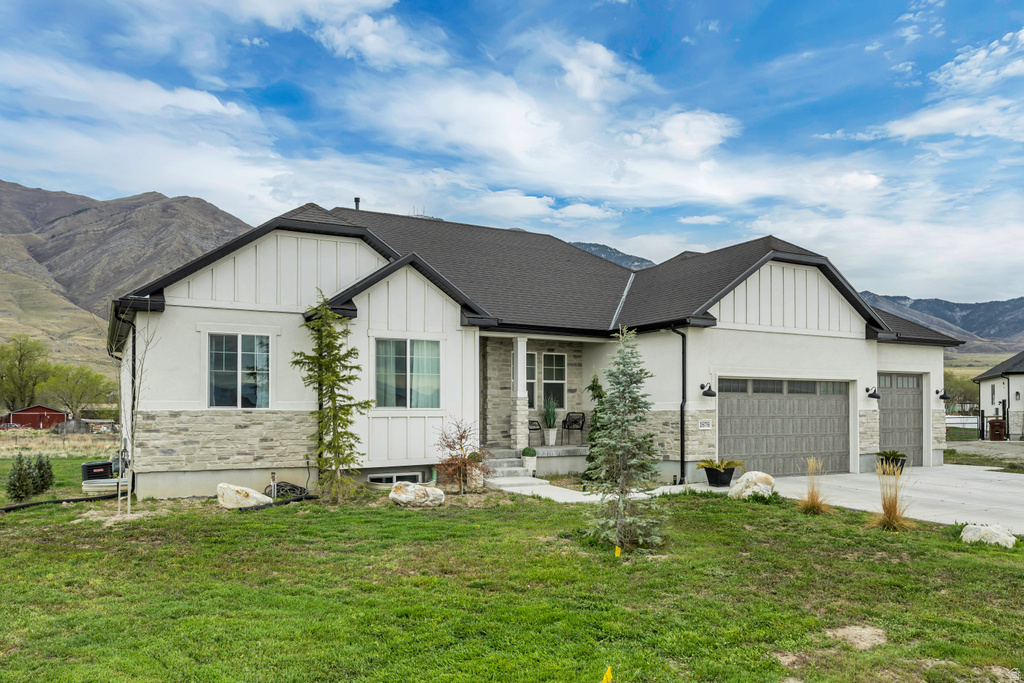 1676 E COREYS CT Lake Point, UT 84074