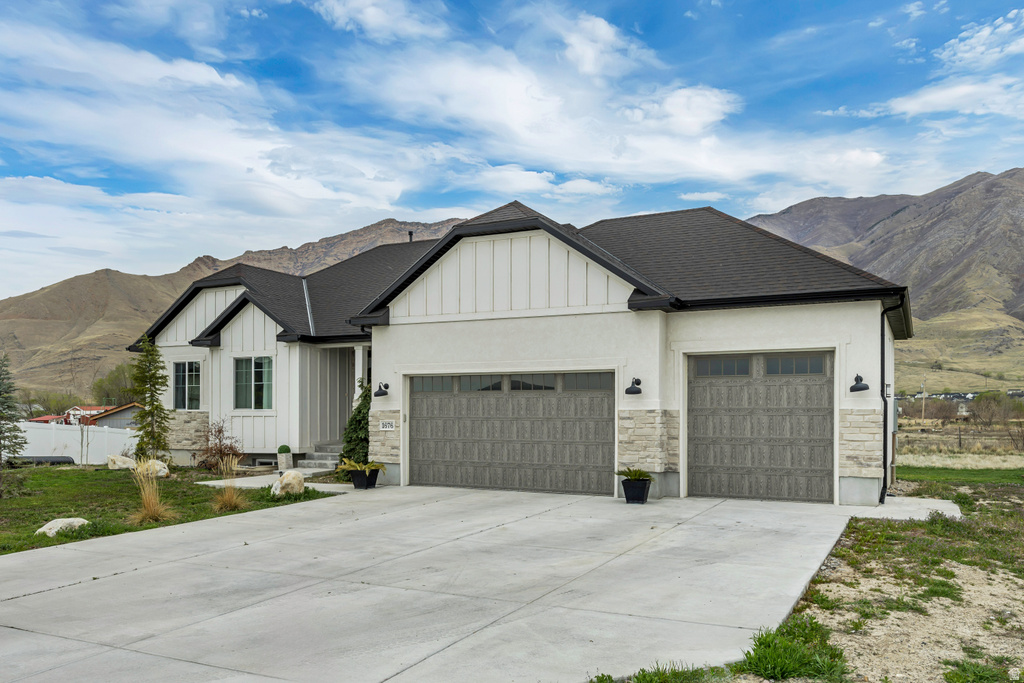 1676 E COREYS CT Lake Point, UT 84074