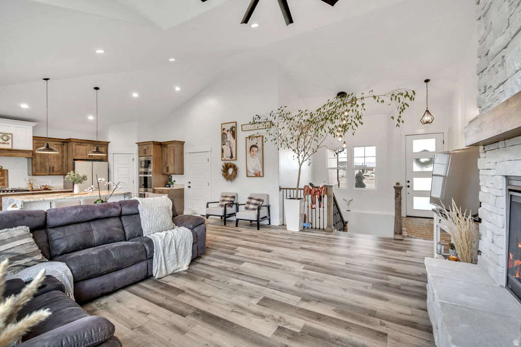 1676 E COREYS CT Lake Point, UT 84074