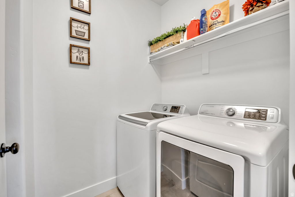 1676 E COREYS CT Lake Point, UT 84074