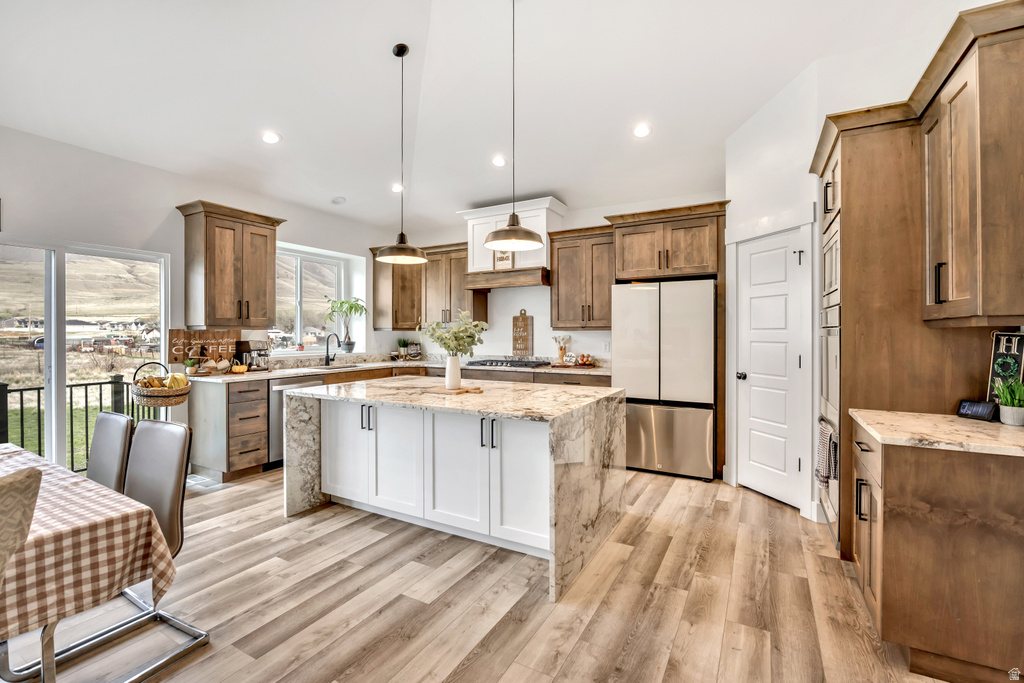 1676 E COREYS CT Lake Point, UT 84074