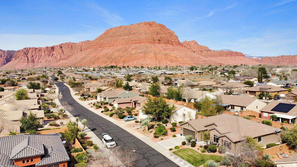 123 S 330 W Ivins, UT 84738