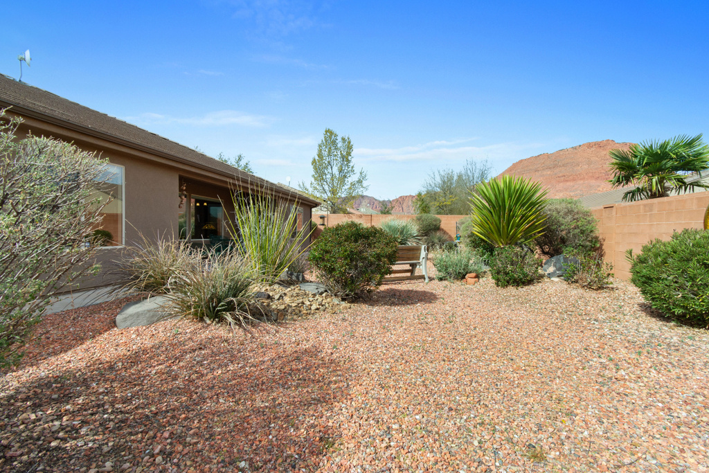 123 S 330 W Ivins, UT 84738