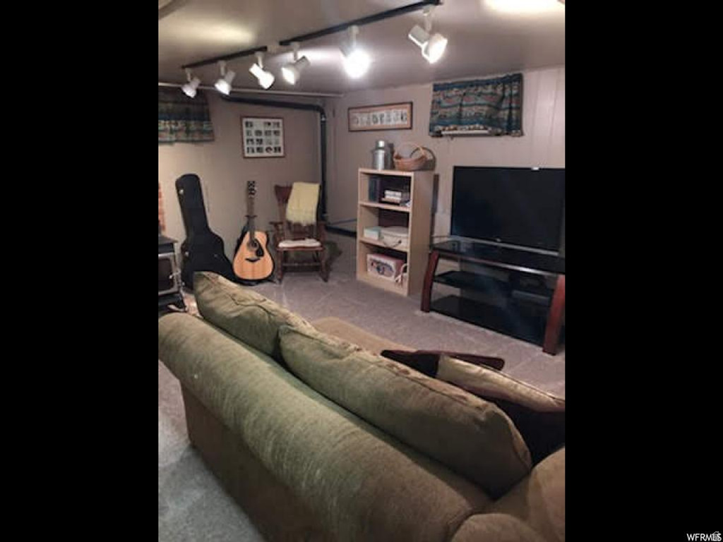 2423 S 2000 W Syracuse, UT 84075