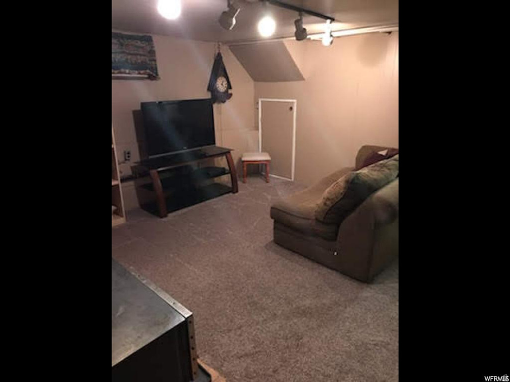2423 S 2000 W Syracuse, UT 84075