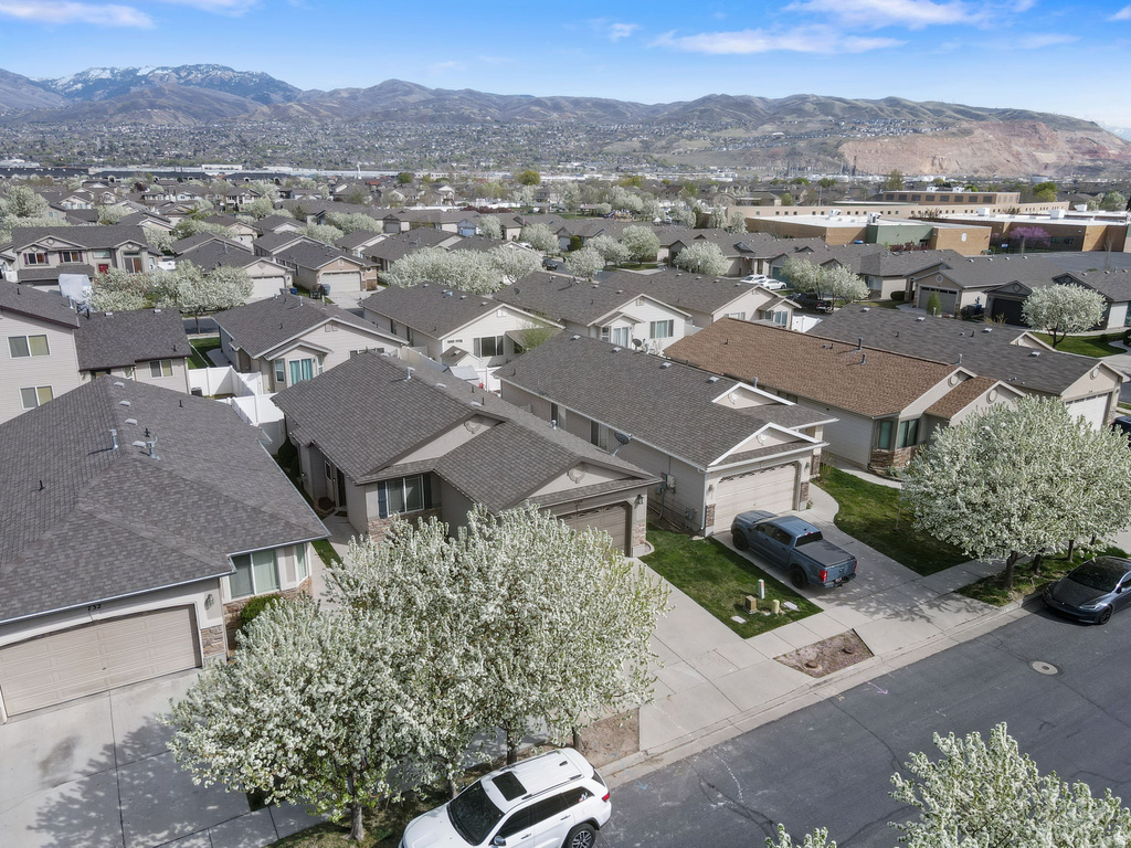 726 N SKIPTON DR North Salt Lake, UT 84054