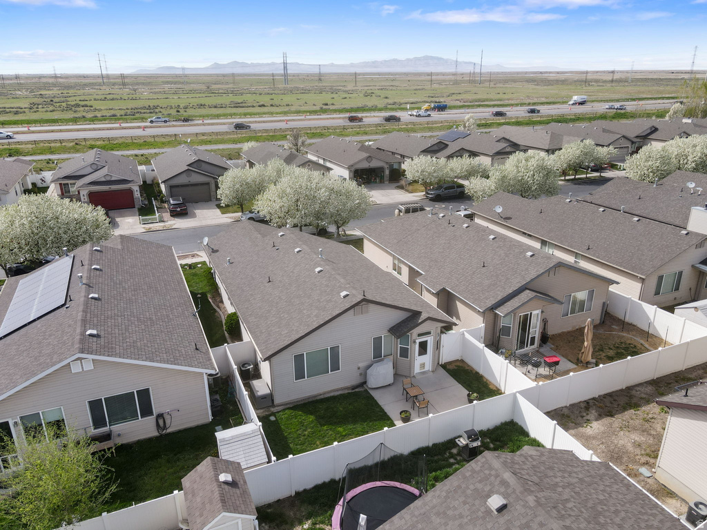 726 N SKIPTON DR North Salt Lake, UT 84054