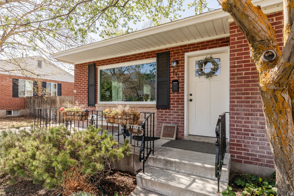 871 N HILLCREST AVE Logan, UT 84321