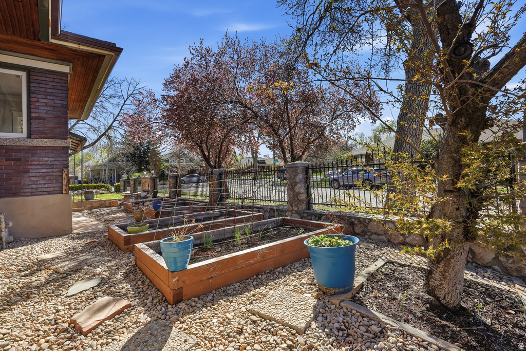 1400 S 1000 E Salt Lake City, UT 84105