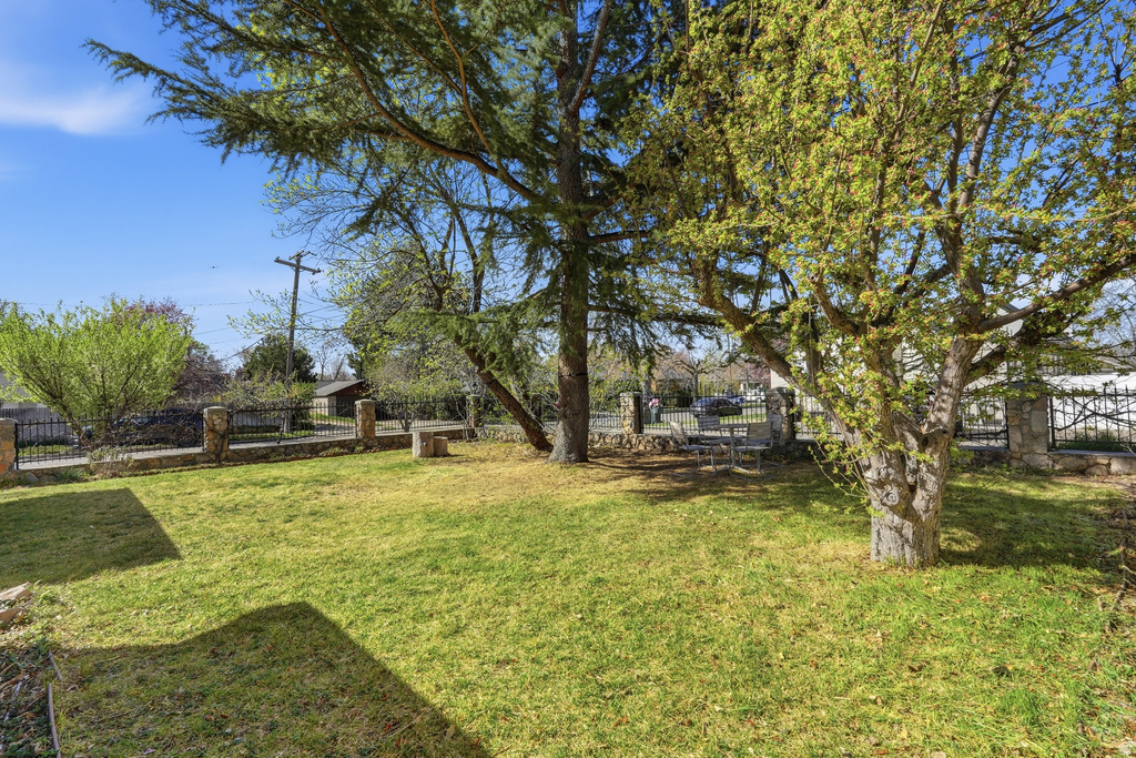 1400 S 1000 E Salt Lake City, UT 84105