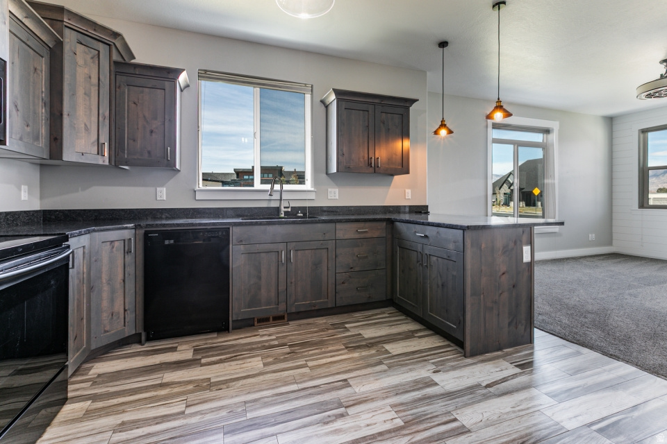 3663 W 2475 S Ogden, UT 84401