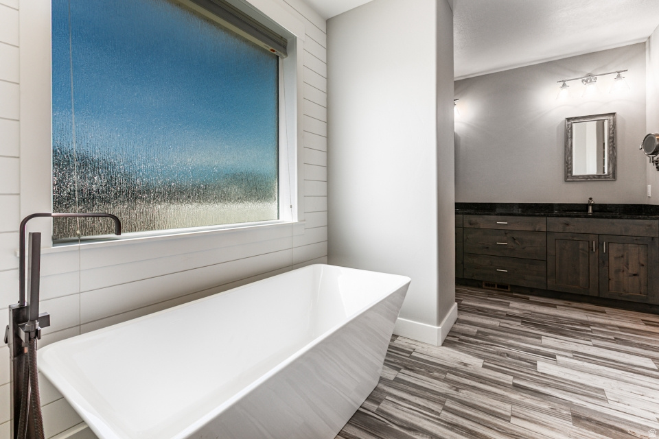 3663 W 2475 S Ogden, UT 84401