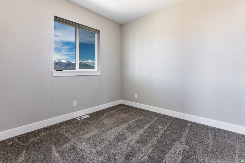 3663 W 2475 S Ogden, UT 84401