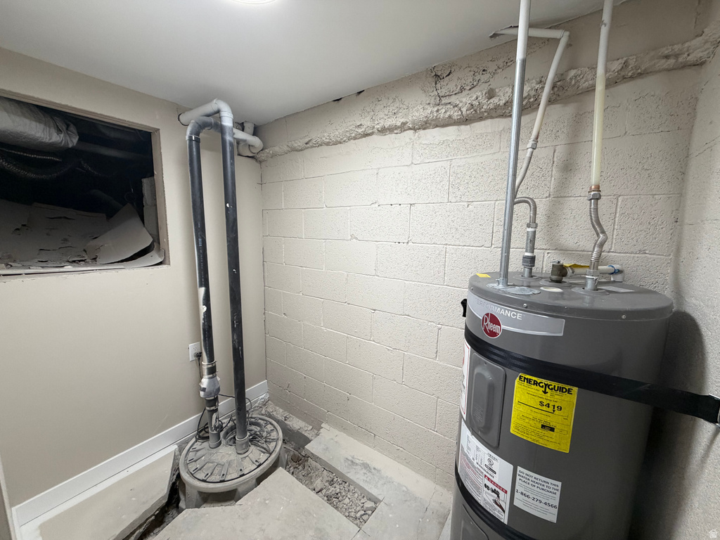 210 RIDGEWAY ST Helper, UT 84526