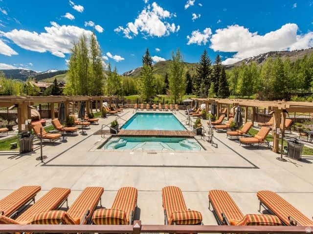 2001 PARK AVE #306 Park City, UT 84060