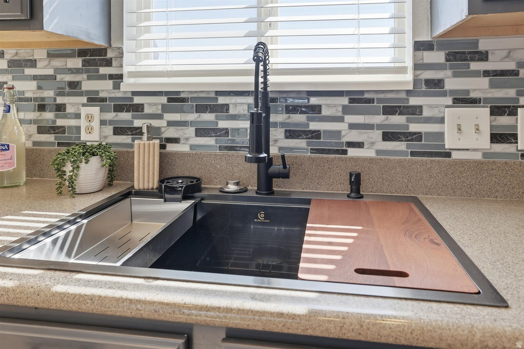 7553 S VALLEY MAPLE DR West Jordan, UT 84081