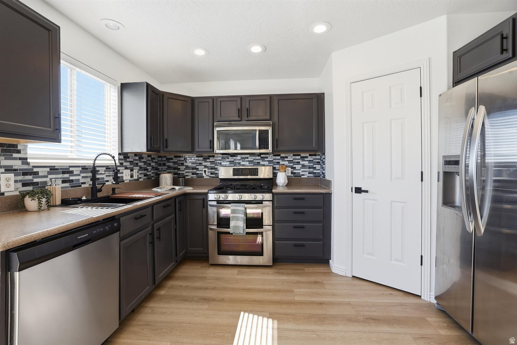 7553 S VALLEY MAPLE DR West Jordan, UT 84081