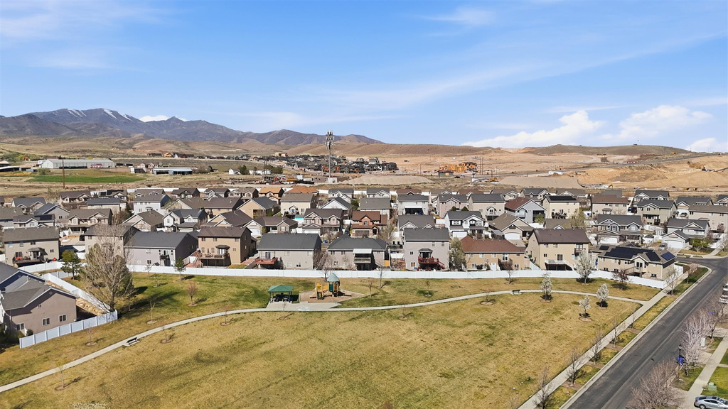 7553 S VALLEY MAPLE DR West Jordan, UT 84081