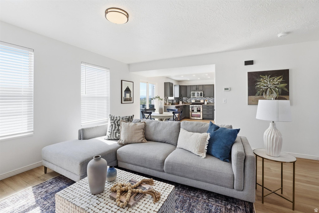 7553 S VALLEY MAPLE DR West Jordan, UT 84081