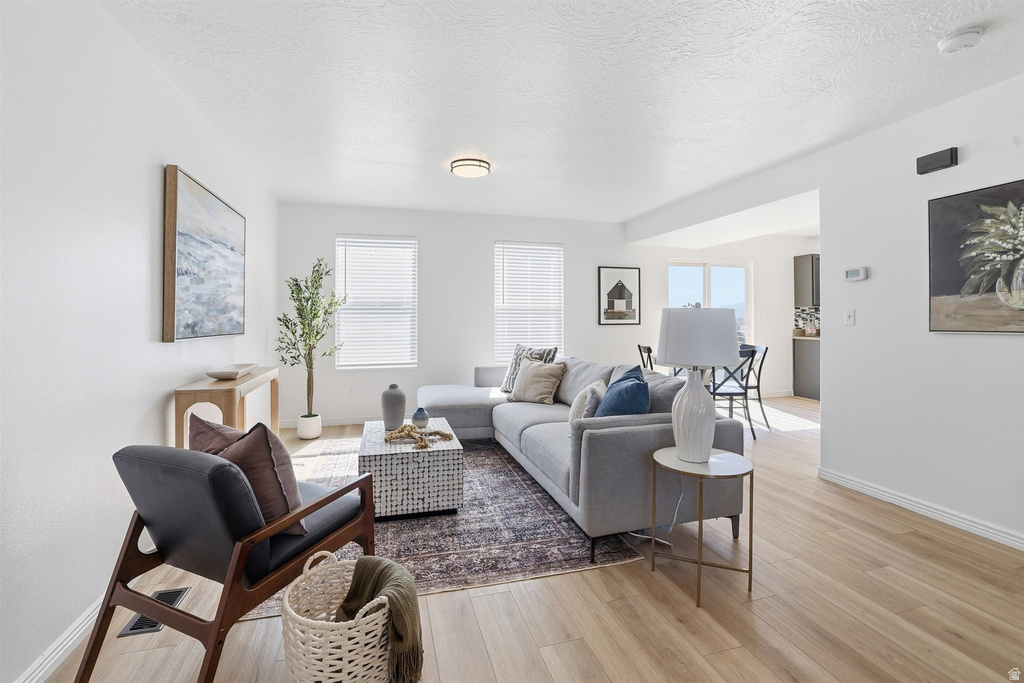 7553 S VALLEY MAPLE DR West Jordan, UT 84081