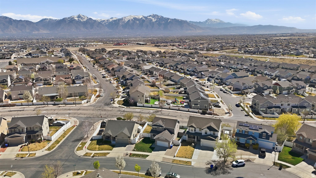 7553 S VALLEY MAPLE DR West Jordan, UT 84081