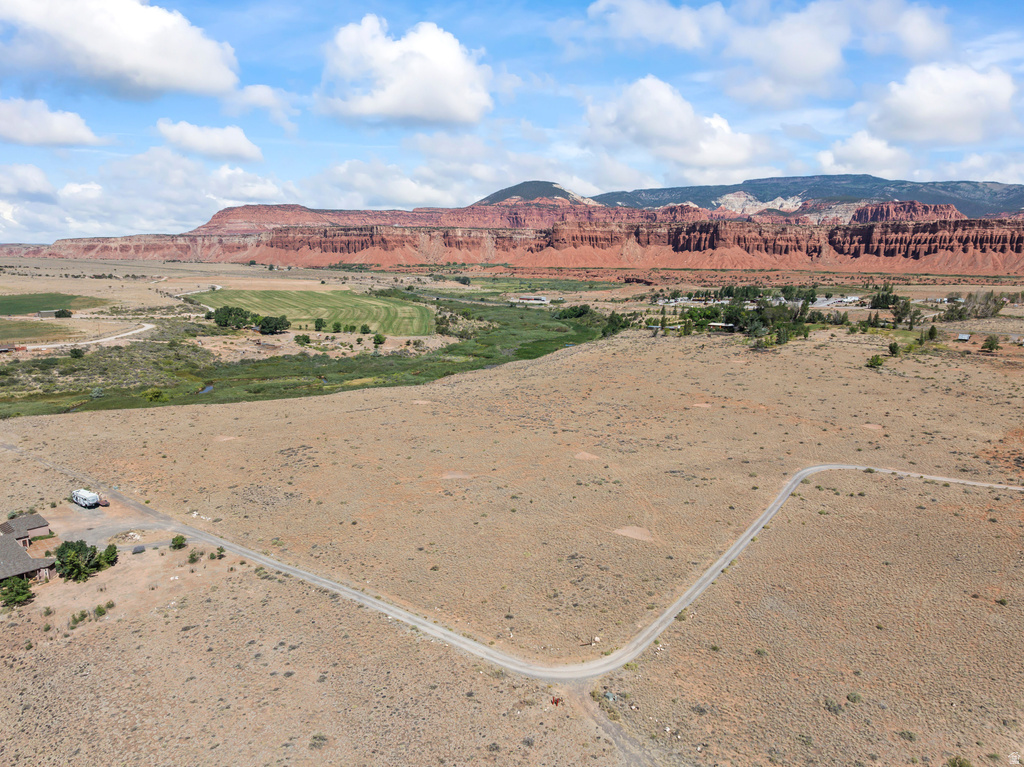 925 W 100 S Torrey, UT 84775