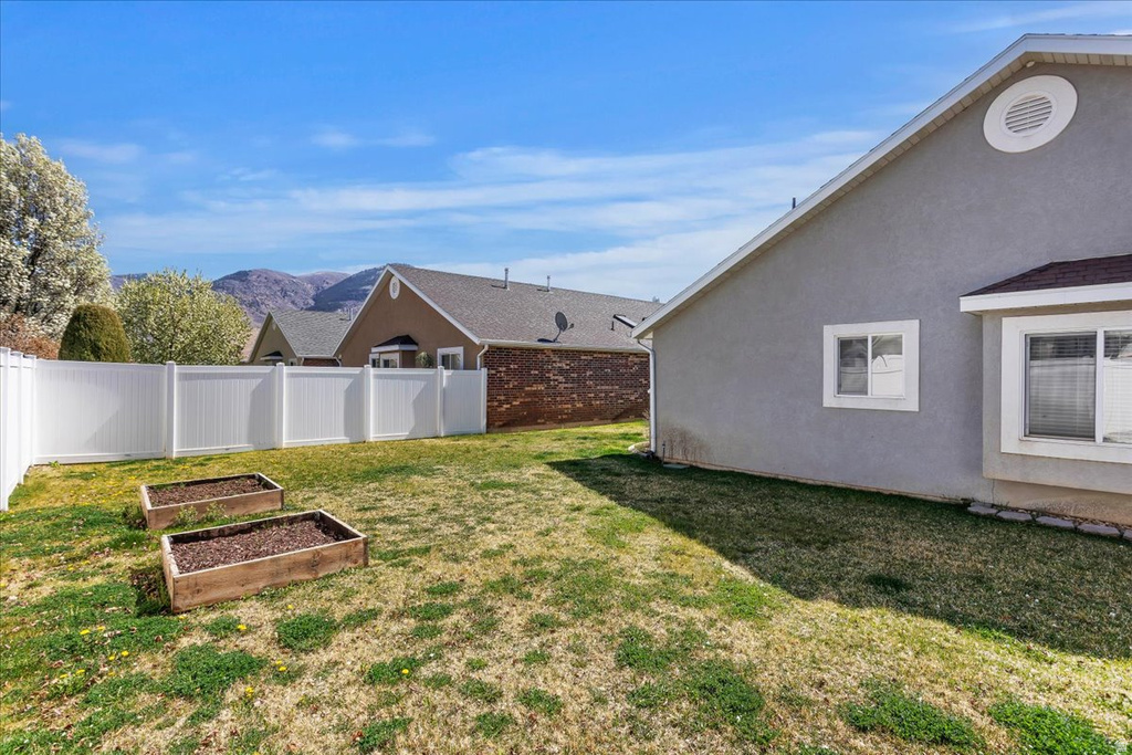 190 W NEWBURY LN Harrisville, UT 84414