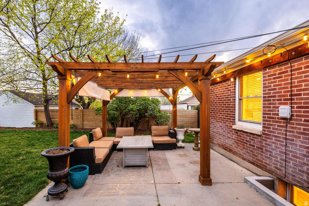 2008 E STRATFORD DR Salt Lake City, UT 84109