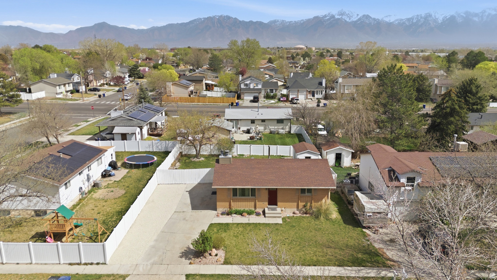 6043 S AQUARIUS DR Kearns, UT 84118