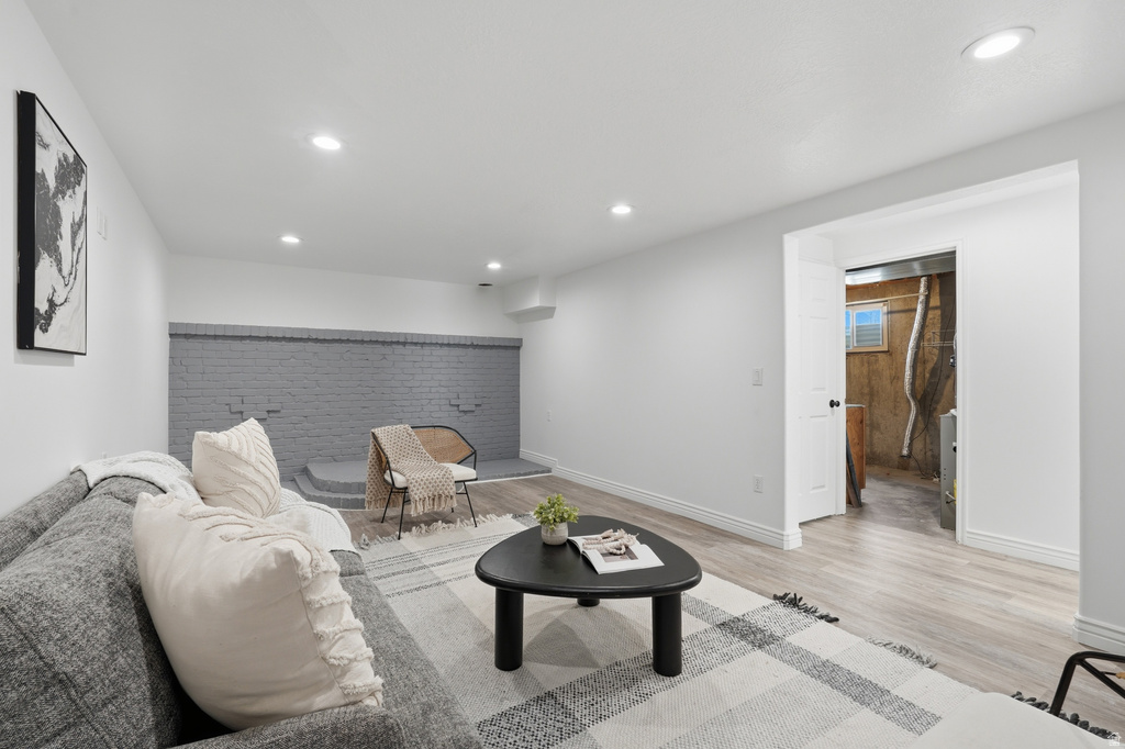 6043 S AQUARIUS DR Kearns, UT 84118