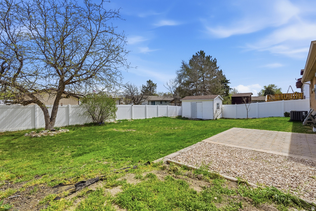 6043 S AQUARIUS DR Kearns, UT 84118