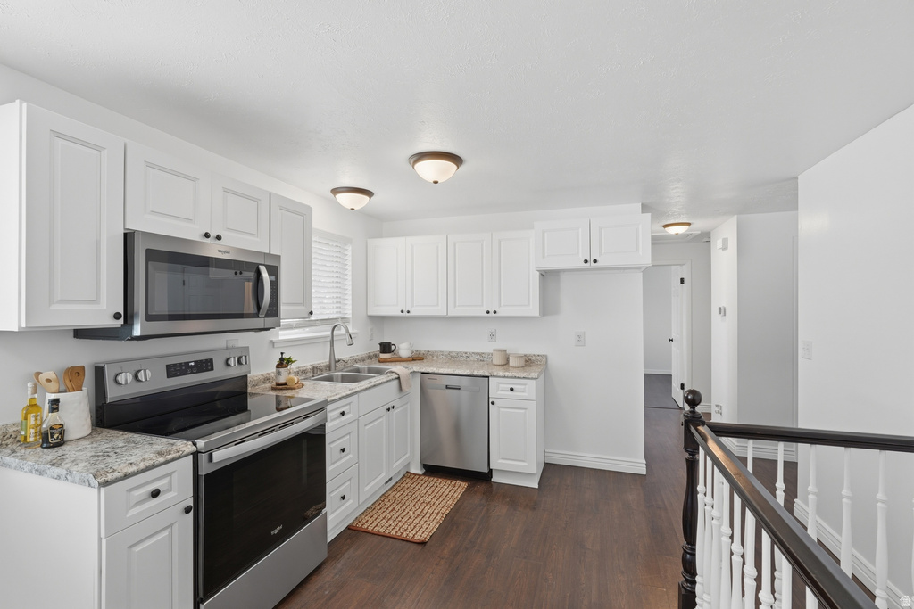 6043 S AQUARIUS DR Kearns, UT 84118