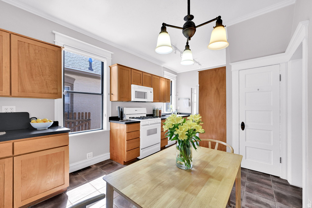 943 S MCCLELLAND ST Salt Lake City, UT 84105