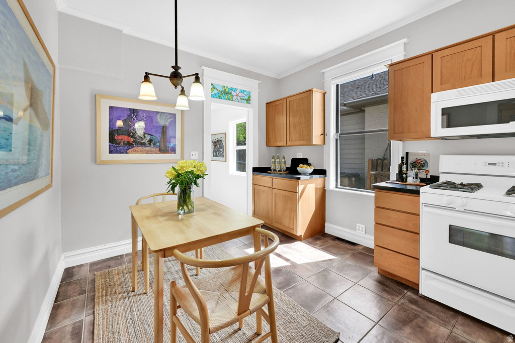 943 S MCCLELLAND ST Salt Lake City, UT 84105