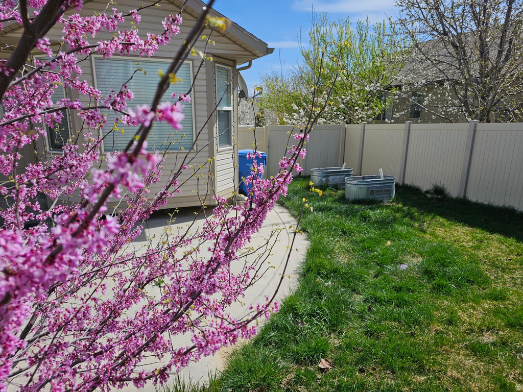 6516 S APPLE CREEK CT Salt Lake City, UT 84118