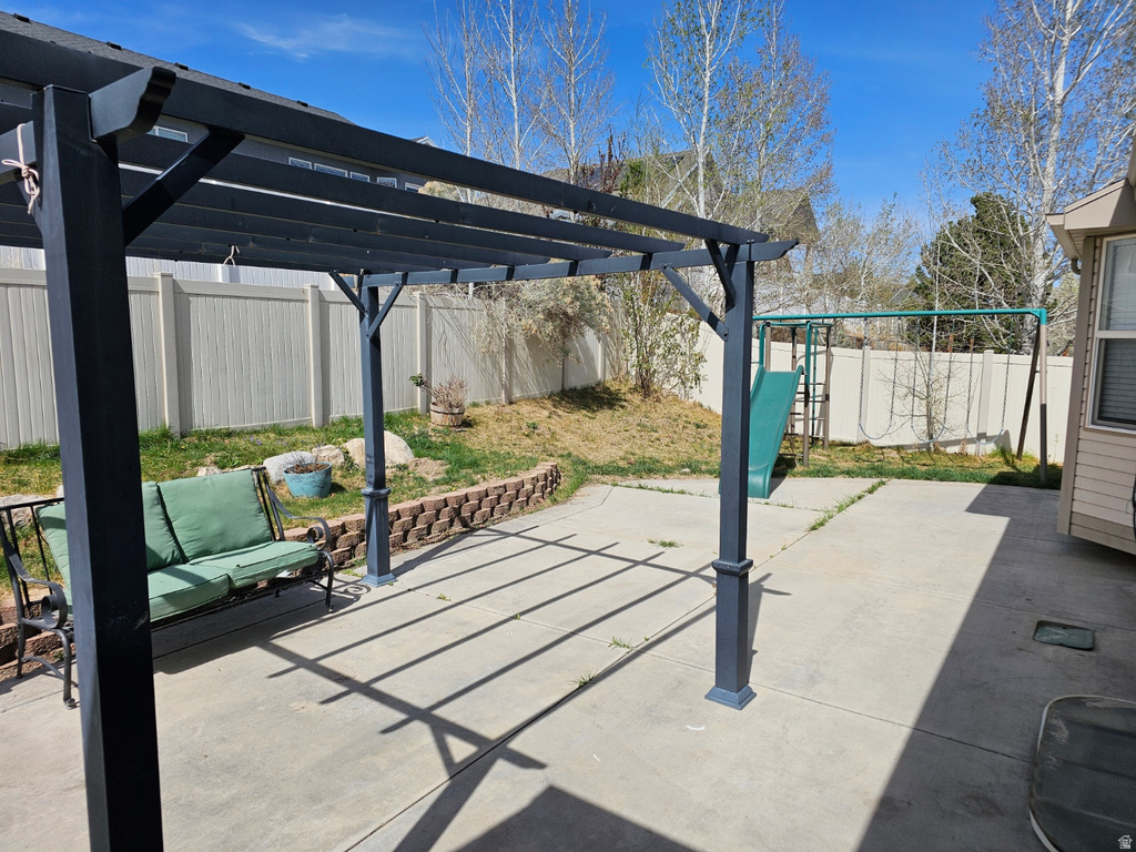 6516 S APPLE CREEK CT Salt Lake City, UT 84118