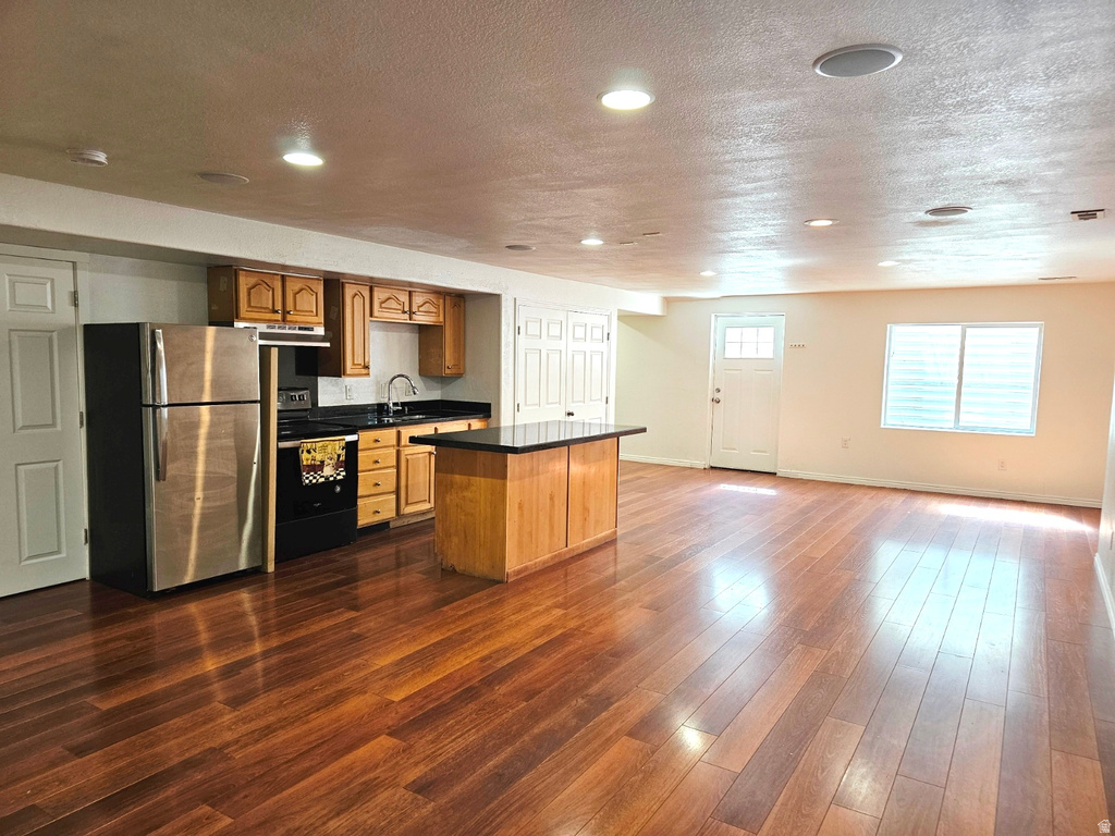 6516 S APPLE CREEK CT Salt Lake City, UT 84118