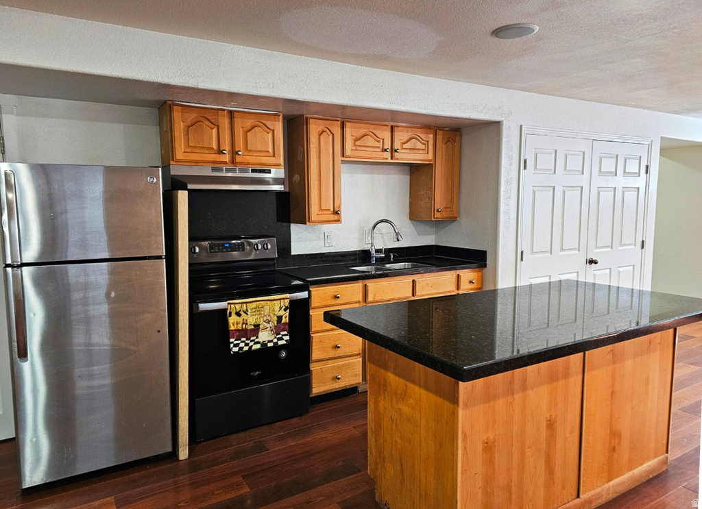 6516 S APPLE CREEK CT Salt Lake City, UT 84118