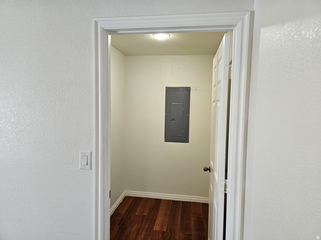 6516 S APPLE CREEK CT Salt Lake City, UT 84118