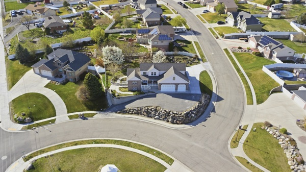 1035 N VALLEY DR Tremonton, UT 84337