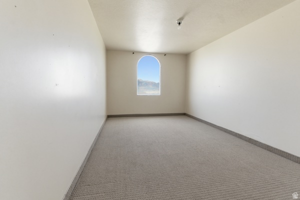 1035 N VALLEY DR Tremonton, UT 84337