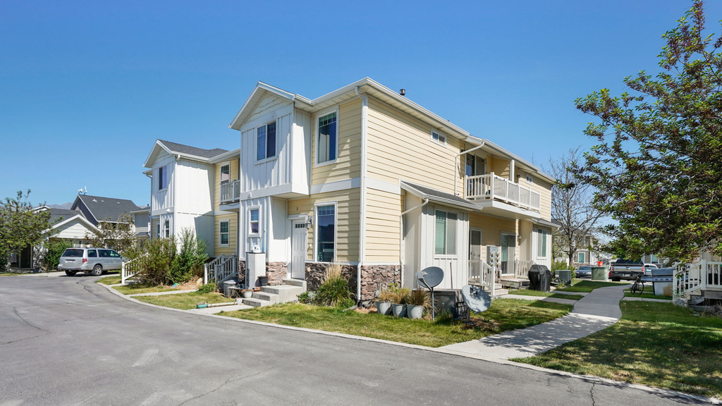 1825 E COSMOS DR photo 2