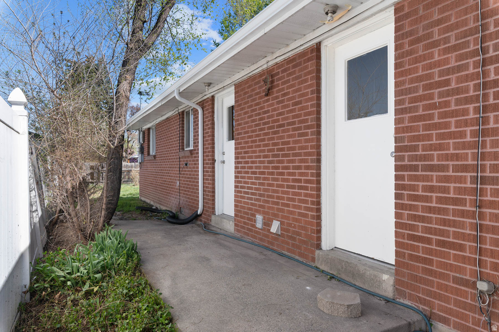 1225 E ZENITH AVE Salt Lake City, UT 84106