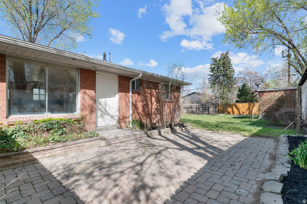 1225 E ZENITH AVE Salt Lake City, UT 84106