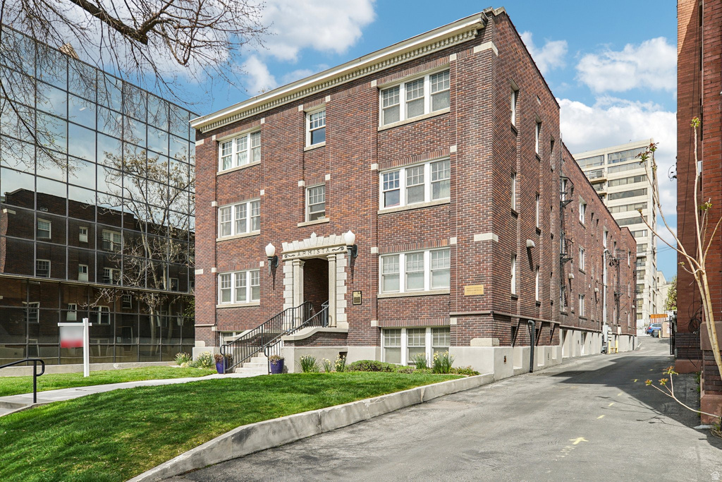 555 E 100 S #206 Salt Lake City, UT 84102